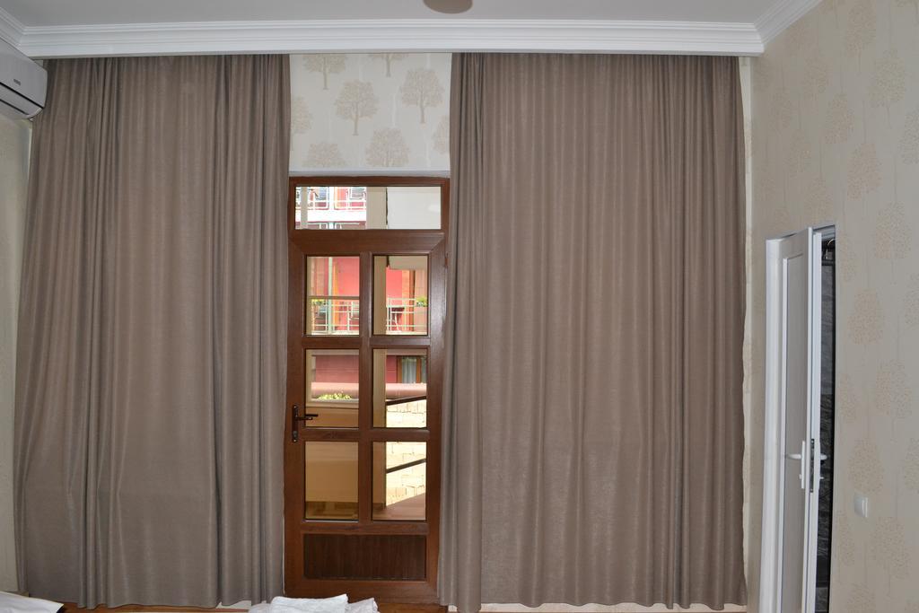 Guest House Rafael ティビリシ エクステリア 写真