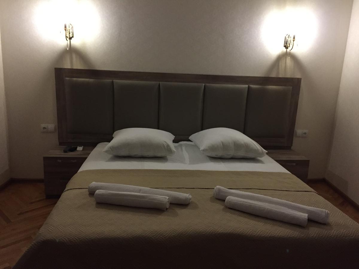Guest House Rafael ティビリシ エクステリア 写真